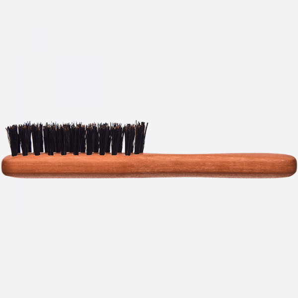 BEARD BRUSH WITH PLEATED HANDLE