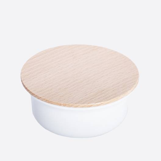 Soap and porcelain shaving bowl with white beechwood lid