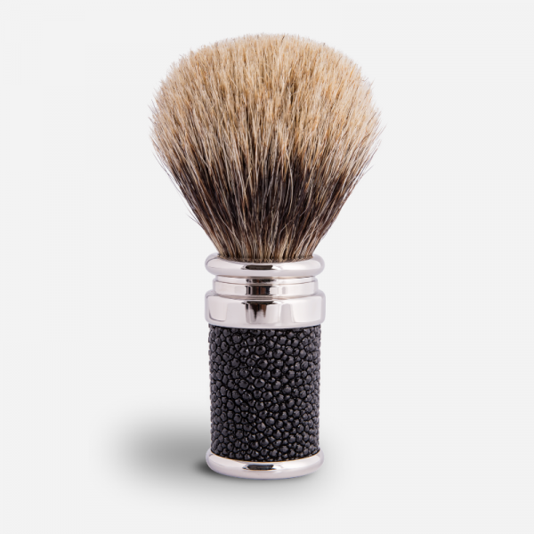 Plisson shaving brush with a real horn handle, bristles white badger mountain