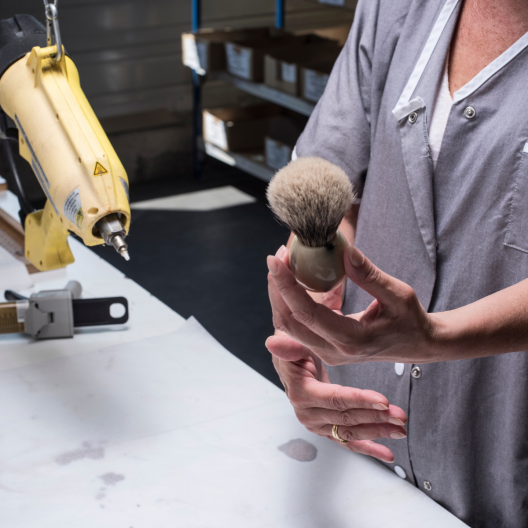 European Grey and Genuine Horn Shaving Brush - Plisson 1808