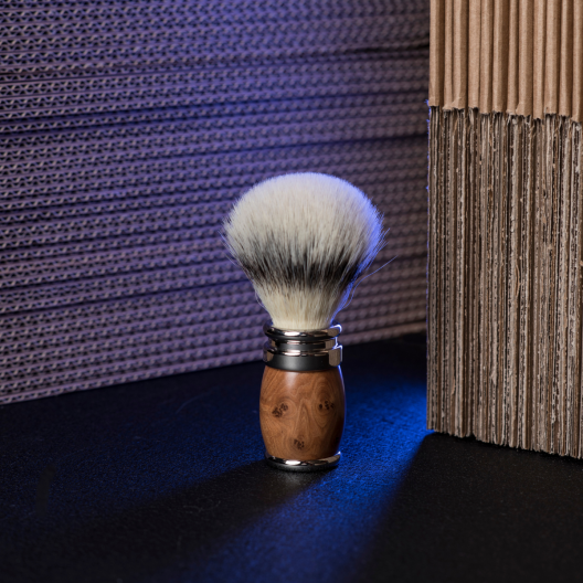 Blaireau Fibre “Blanc Haute Montagne” Bruyère et finition chrome - Joris - Plisson 1808