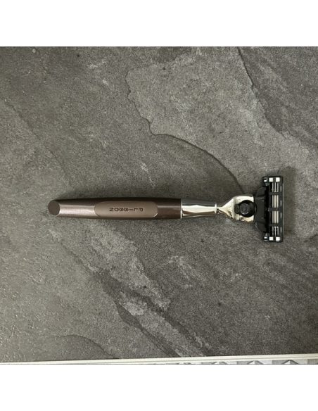 rasoir Essentiel Presque Parfait sport Mach3 laqué marron nacré