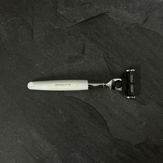 rasierer Essentiel Beinahe Perfekt sport Mach3 lack weiß perlmutt