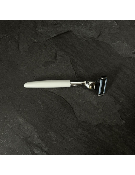 rasierer Essentiel Beinahe Perfekt sport Mach3 lack weiß perlmutt