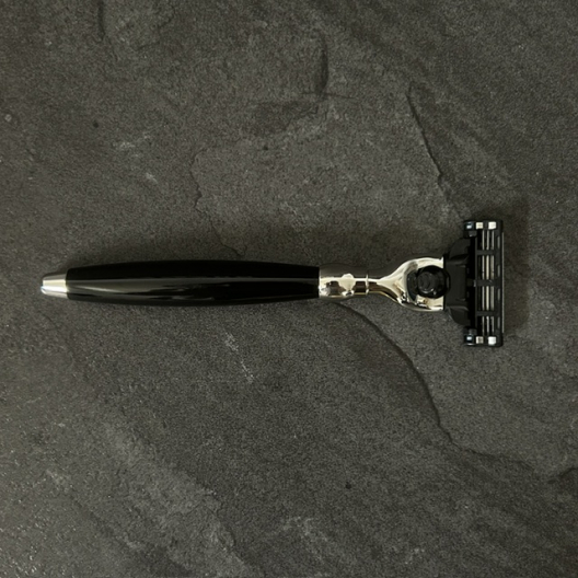 Mach3 Beinahe Perfekt Rasierer schwarz lackiert