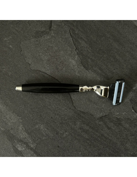 Mach3 Beinahe Perfekt Rasierer schwarz lackiert