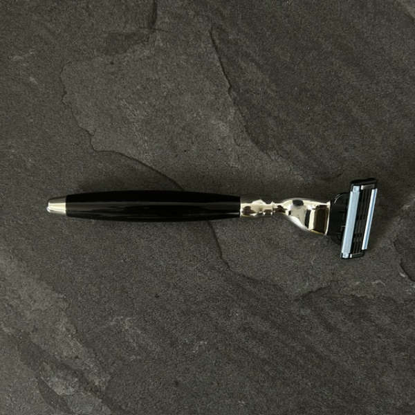 Mach3 Beinahe Perfekt Rasierer schwarz lackiert