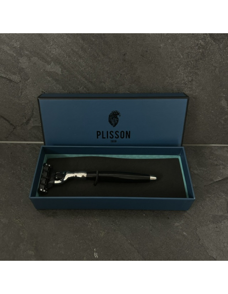 Almost Perfect Black lacquer & palladium mach3 razor