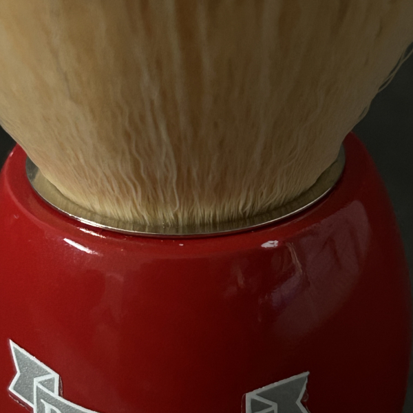 Essential Almost Perfect Shaving Brush Fibre - Red