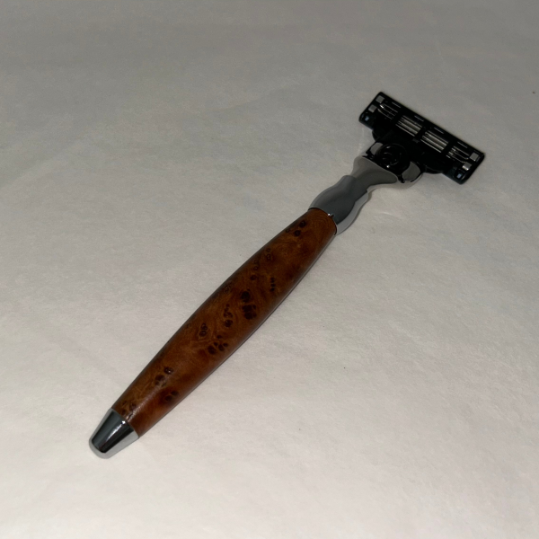 Thuja wood and chrome finish Mach3 razor - Plisson 1808