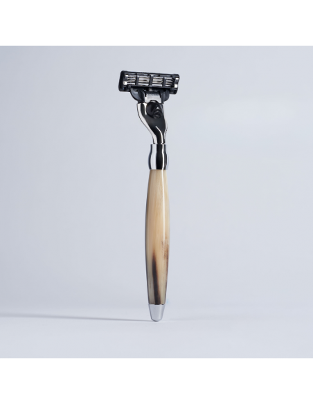 Horn & palladium Mach3 razor