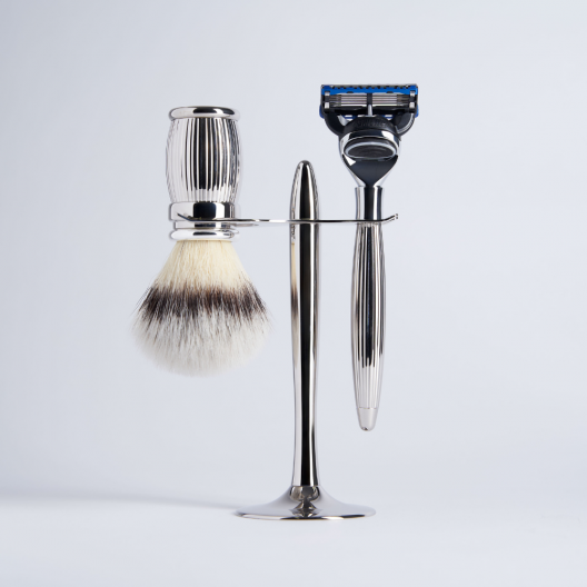 Grooming Set: Shaving Brush & Knurled Palladium Razor with White High-Mountain Fibre, Includes Stand