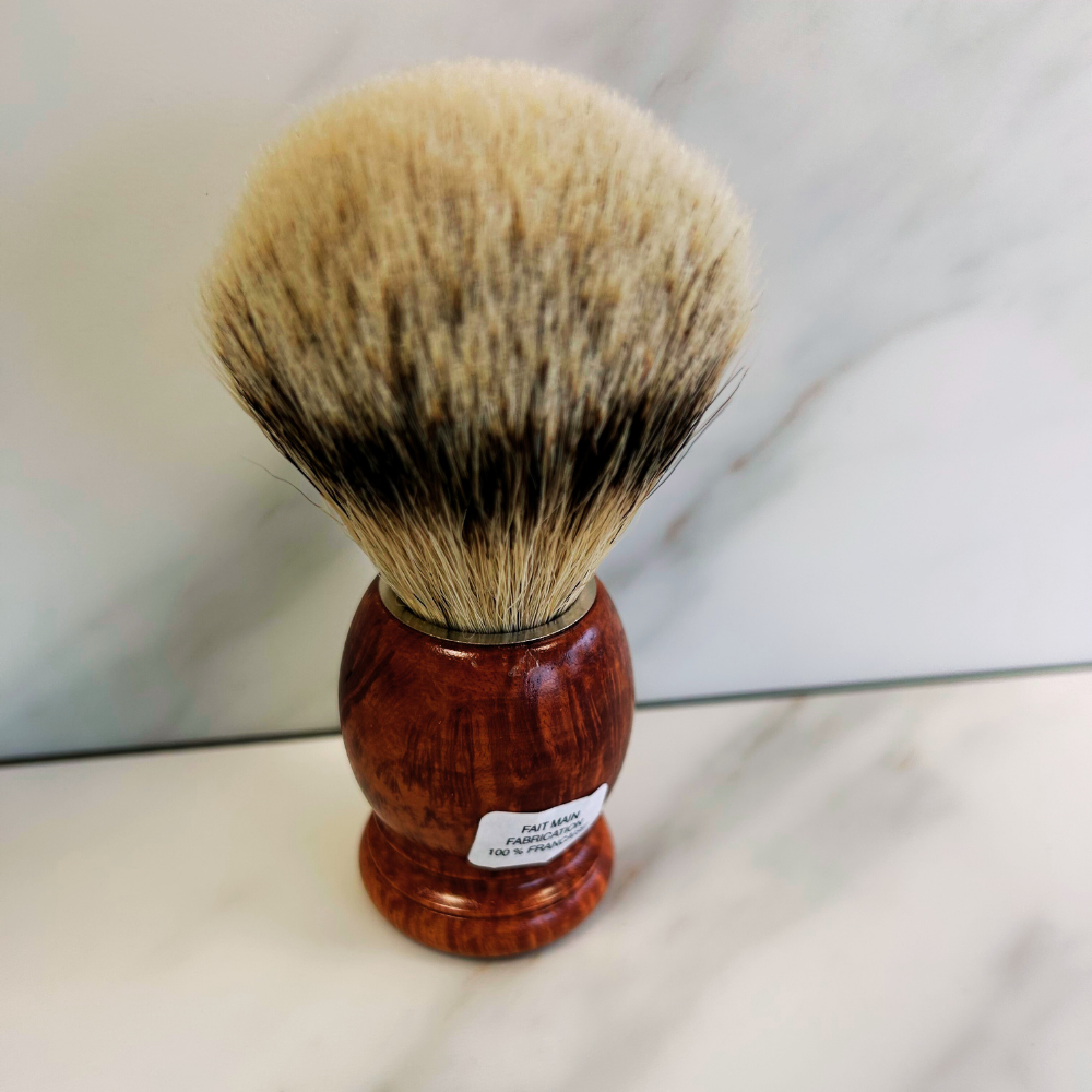 Brocha de Afeitar de Madera de Brezo Tejón Blanco Puro - Plisson 1808
