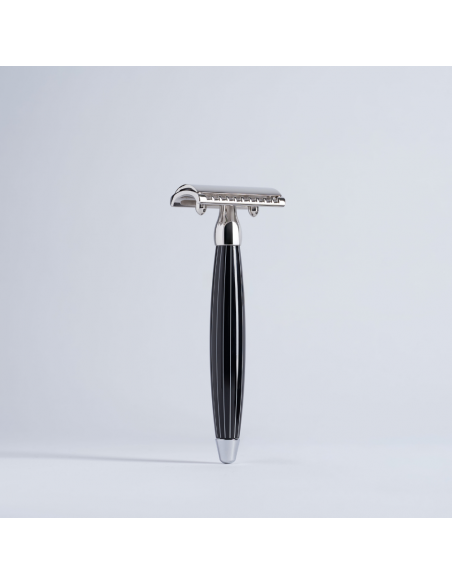 Joris retro-lacquered black and white chrome safety razor
