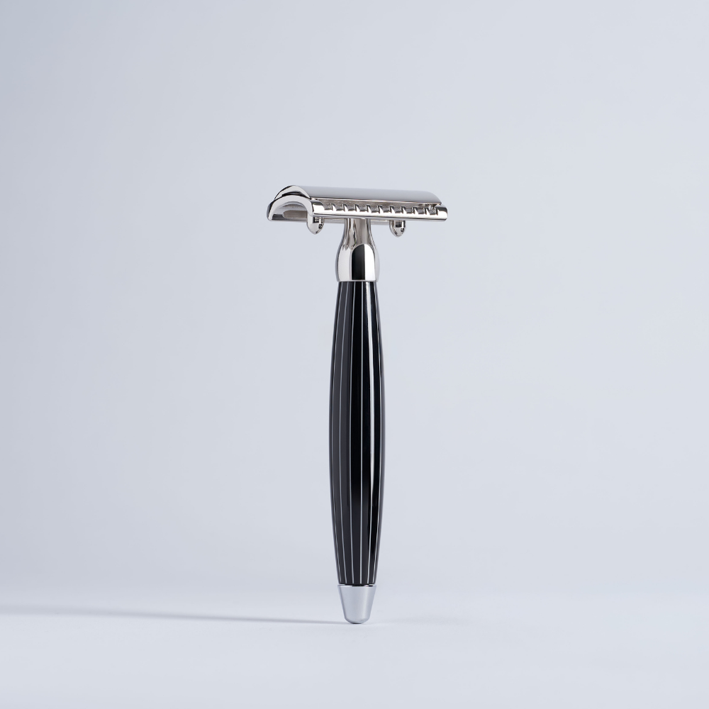 Joris retro-lacquered black and white chrome safety razor