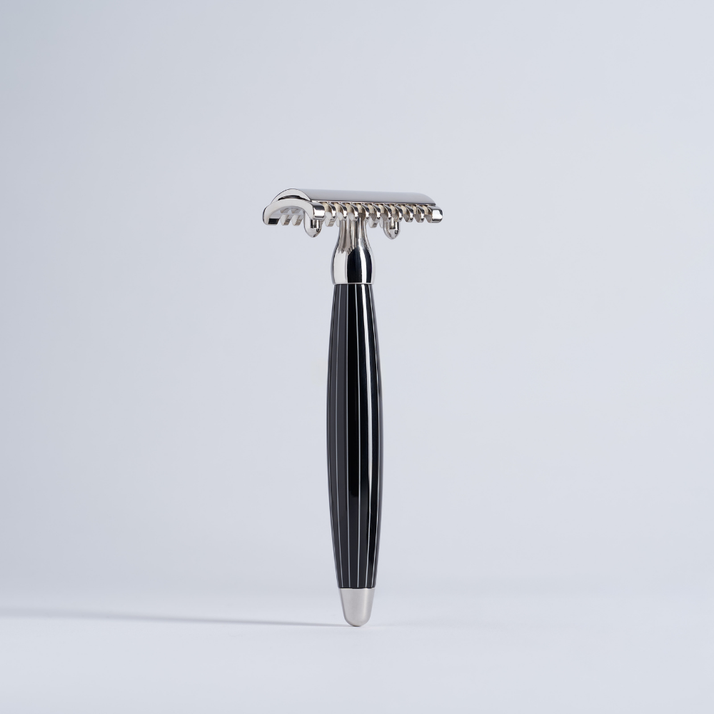 Joris retro black and white lacquered safety razor, almost perfect
