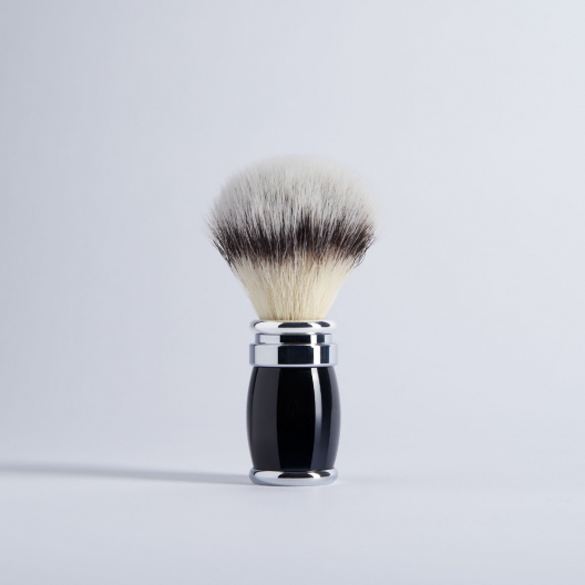 Blaireau en fibre synthétique laqué et finition chrome - 3 coloris