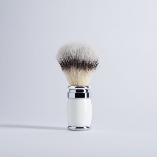 Shaving brush in lacquered synthetic fibre and chrome finish - 3 colours
