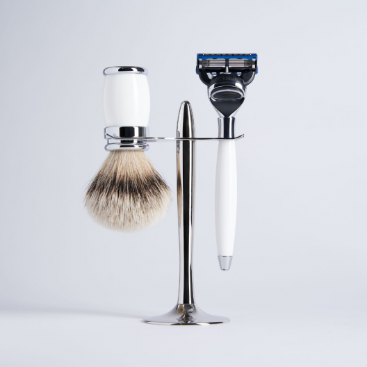 3-piece set in white lacquer, Fusion chrome and High Mountain White