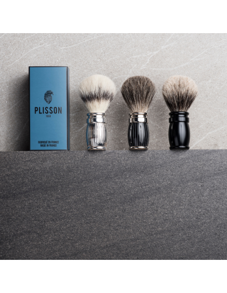 Brocha de afeitar de fibra sintética y acabado paladio