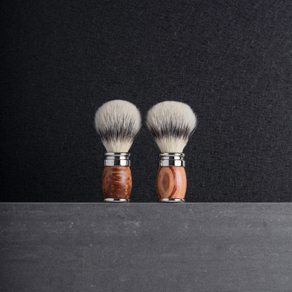 Blaireau Fibre “Blanc Haute Montagne” Bruyère et finition chrome - Joris - Plisson 1808