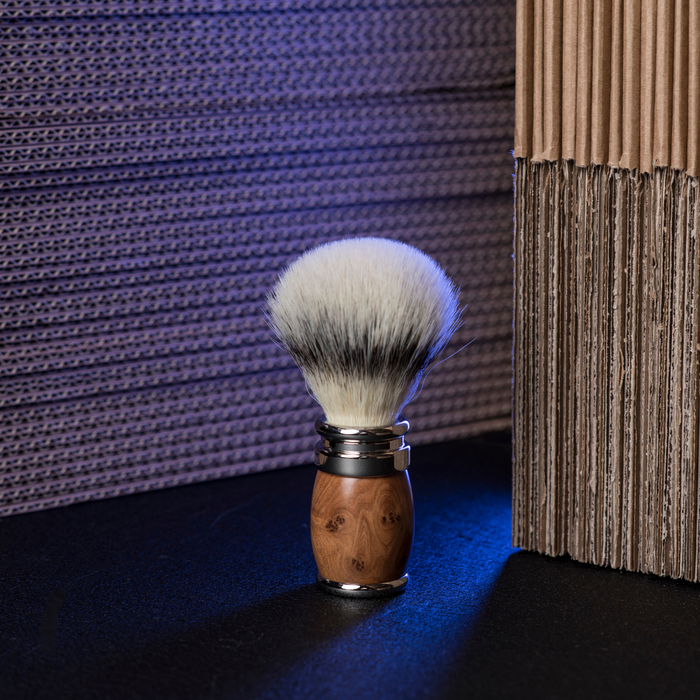 Blaireau Fibre “Blanc Haute Montagne” Bruyère et finition chrome - Joris - Plisson 1808