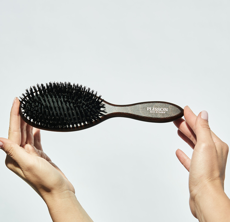 Hairbrushes: the essentials to adopt urgently